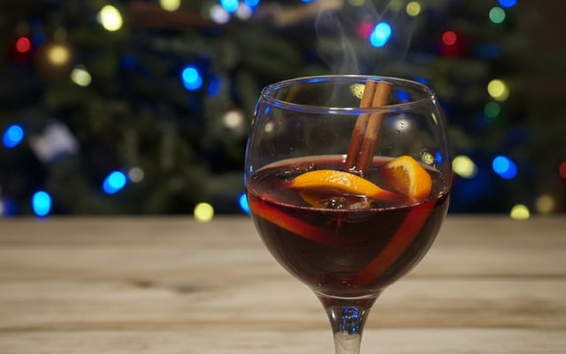 Vin chaud orange-cannelle