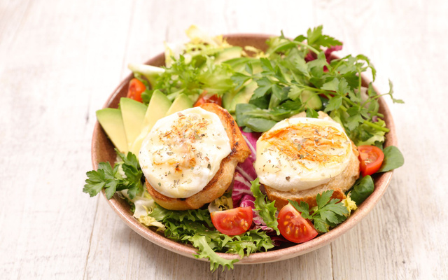 Salade de chèvre chaud facile