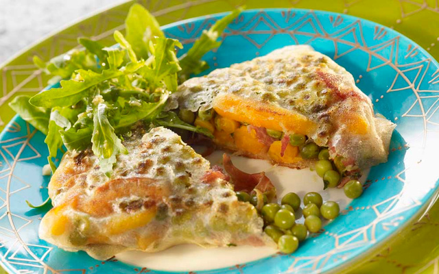 Croustillant de feuille de riz à l'effeuillé de jambon cru et petits pois carottes