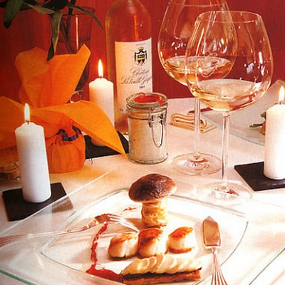 Noix de saint jacques à la tête de cèpe, bouchée et tartelette de pieds, vinaigrette de betteraves