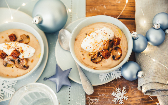 Velouté de châtaignes, chantilly à la cannelle et pain d’épices croustillant