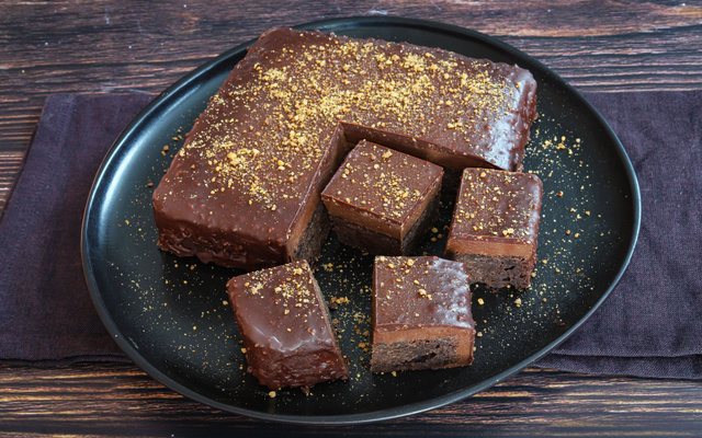 Brownie façon rocher géant au praliné