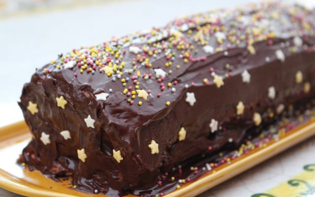 Bûche traditionnelle au chocolat et à l'orange