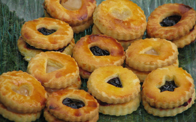 Sablés à la fécule de pomme de terre fourrés à la confiture