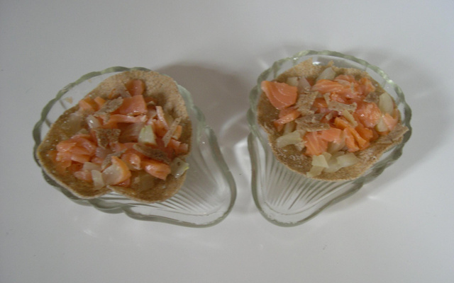 Duo de saumon et fenouil sur sa dentelle