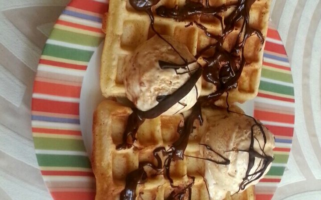 Gaufres et leur sauce au chocolat