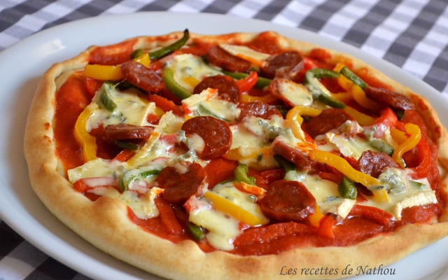Pizza pepperoni au chorizo et Cambozola