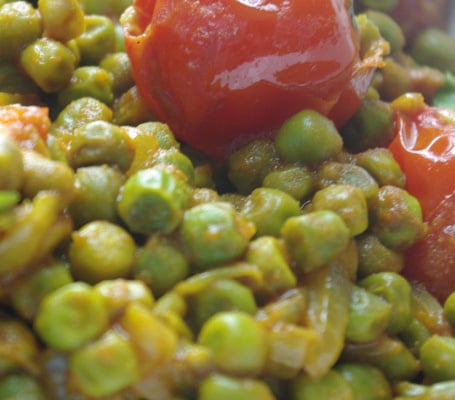 Curry indien petits-pois tomates