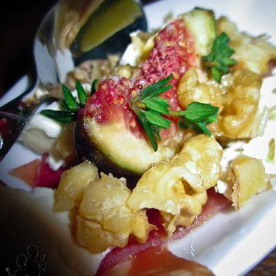Cuillères figues, jambon et chèvre