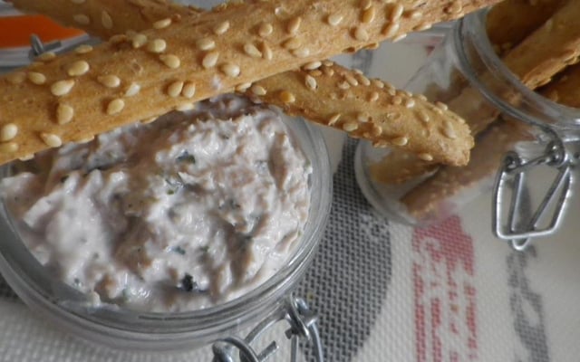 Rillettes de thon et St Moret au gomasio