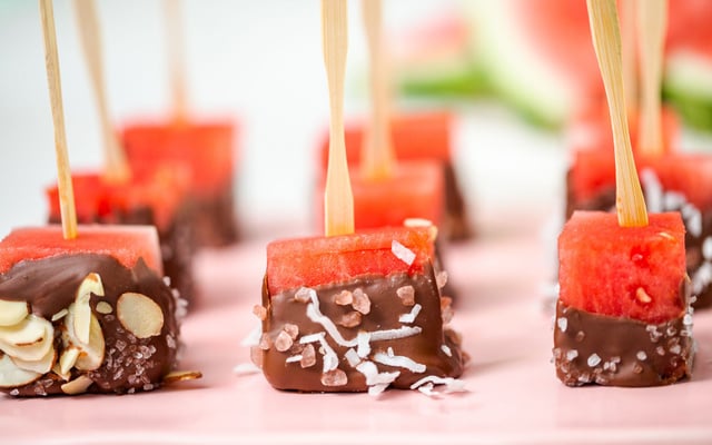 Sucettes de pastèque au chocolat