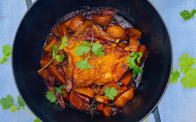 Travers de porc laqués au miel et épices