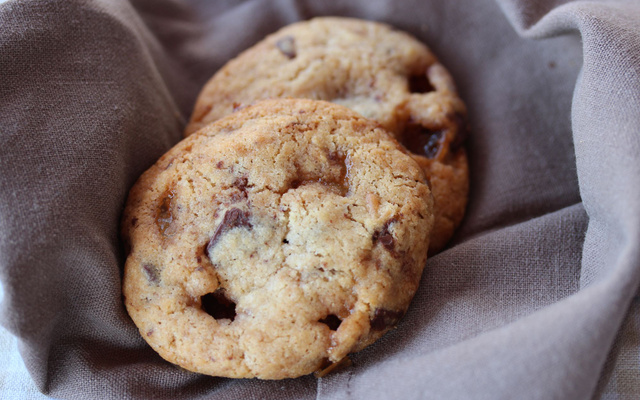 Cookies chocolat et pépites de caramel au beurre salé