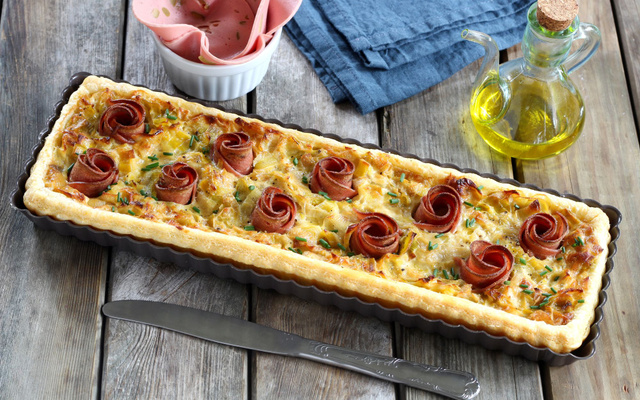 Quiche rectangle aux poireaux et à la mortadelle Halal Isla Délice