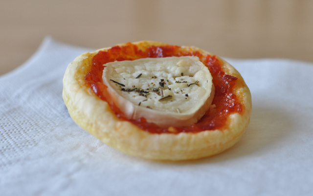 Tartelettes au chèvre et au chutney de poivron