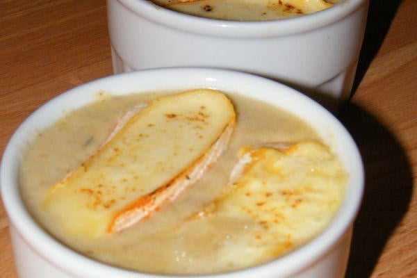 Velouté de poireaux et de pommes de terre au Saint-Nectaire