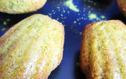 Mini-madeleines au thé matcha