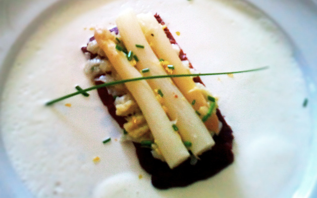 Sablés d'asperges sauce ricotta