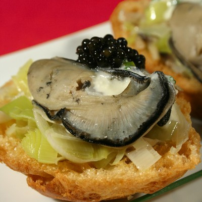 Profiteroles d'huîtres Arcachon Cap-Ferret au caviar d'Aquitaine