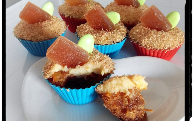 Cupcakes fondants à l'orange à la crème au rhum et coco grillées et pâtes de fruits maison