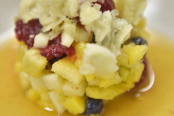 Minestrone de fruits, granité de thé aux fleurs