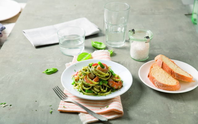 Linguine au pesto genovese, crevettes et haricots verts