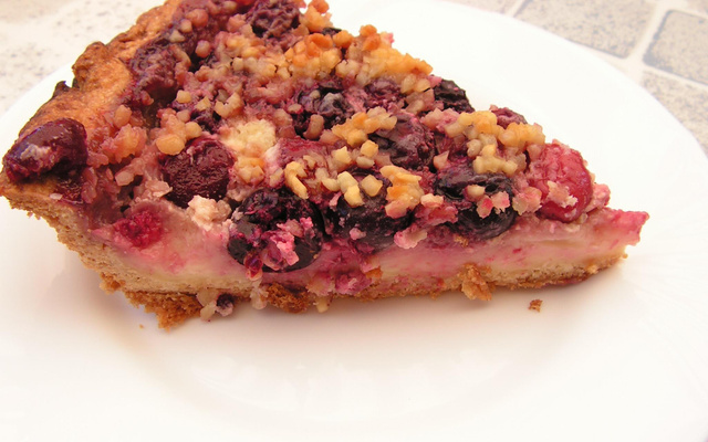 Gâteau aux cerises et crème vanillée