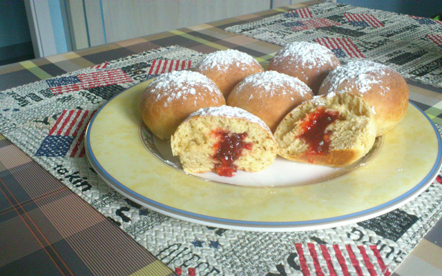 Beignets au four fourrés à la confiture
