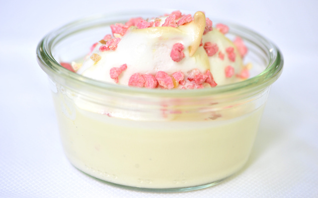 Île flottante aux pralines roses