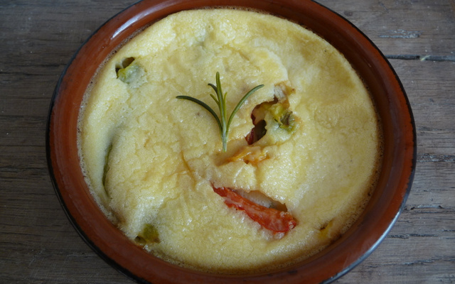 Clafoutis de poivron au chèvre et au romarin