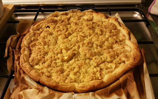 Tarte de crumble aux pommes et aux amandes