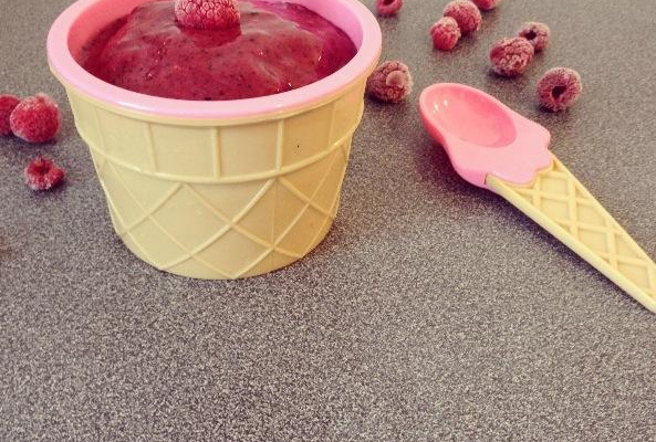 Glace rapide aux fruits rouges et au yaourt