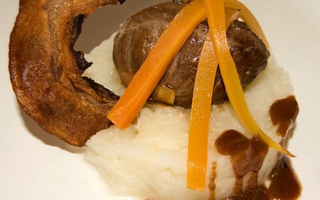 Joues de porc, purée de navets