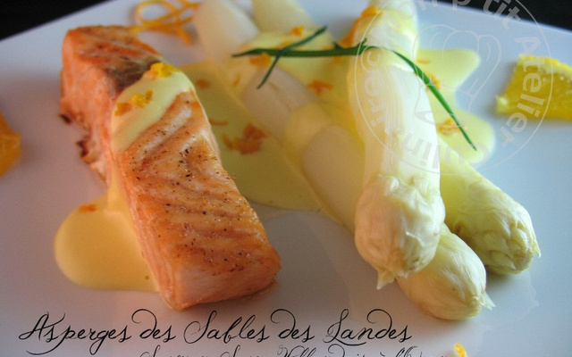 Asperges des sables des Landes, saumon, sauce hollandaise  à l'orange