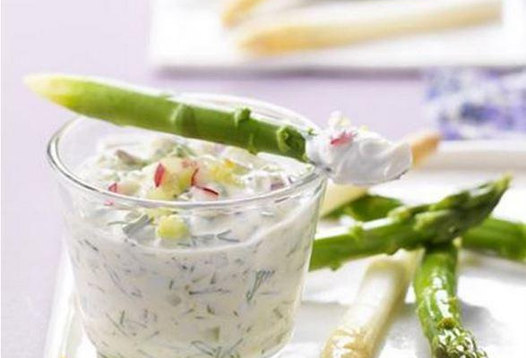 Duo d'asperges 'à dipper' au Chavroux®