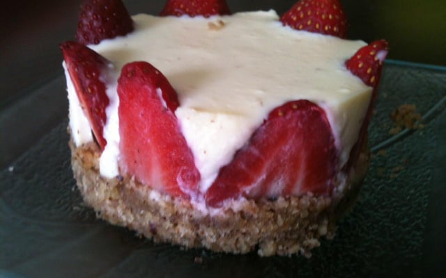 Cheesecake noisette fraise et chocolat blanc