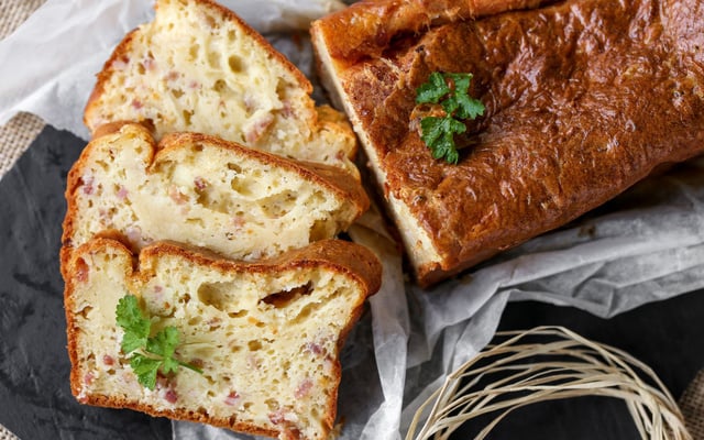 Cake aux lardons et gruyère