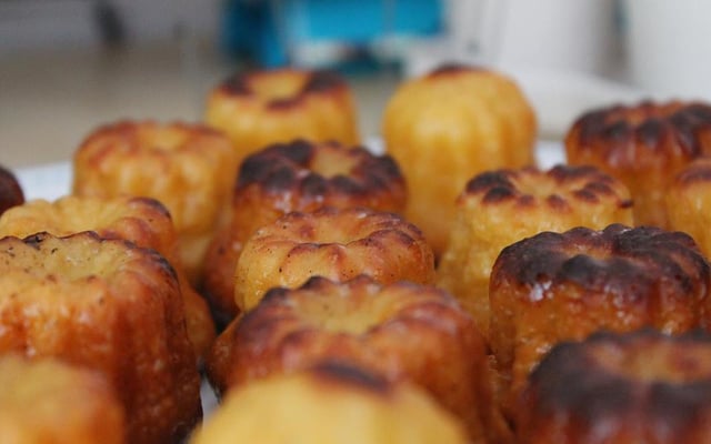 Cannelés bordelais