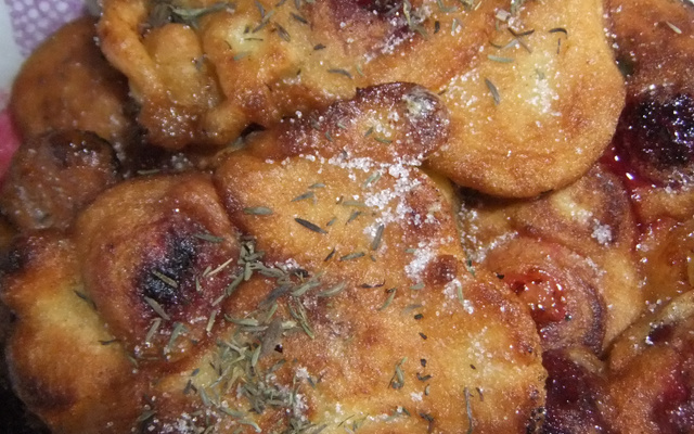 Beignets de cerises et thym