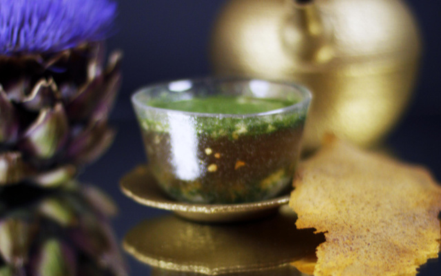 Consommé comme un thé Matcha Gillardeau et Pain Ariake