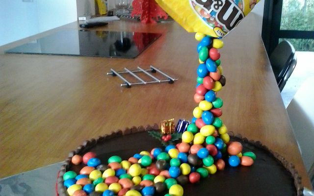Gravity cake