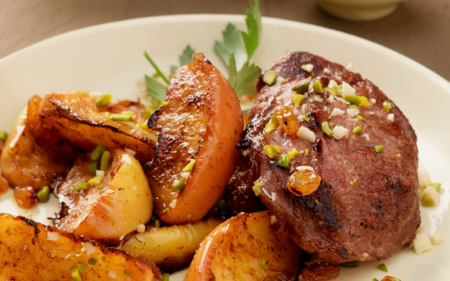 Joues de porc et pommes aux mendiants