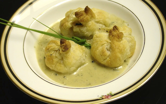 Feuilletés de veau sauce roquefort