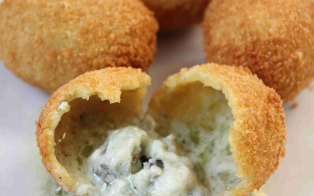 Cromesquis aux Escargots de Bourgogne et au Roquefort