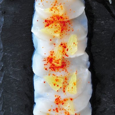 Carpaccio de Saint Jacques piment, citron vert