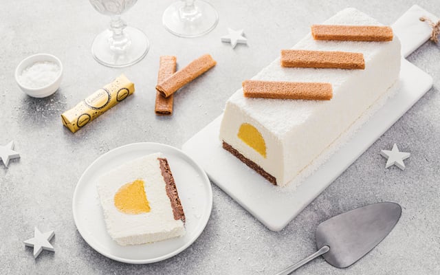 Bûche de Noël noix de coco mangue croustillant crêpes dentelle Gavottes®