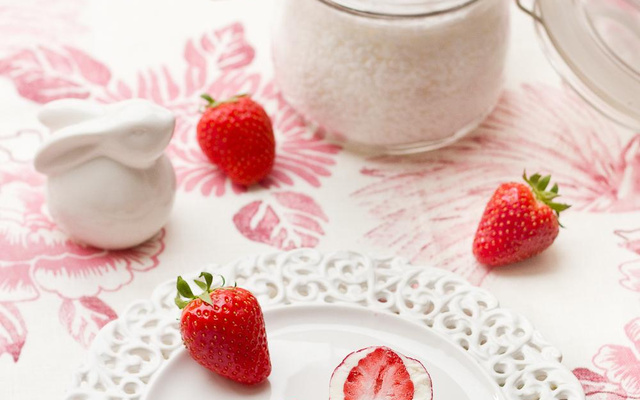 Fraise-Pop's glacés à la Charlotte Label Rouge et au Yaourt