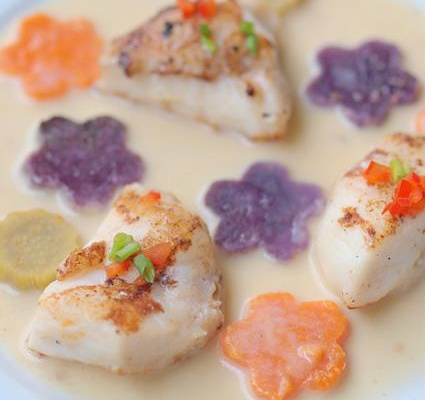 Joues de lotte à la vanille de Tahiti, fleurs de patates douces