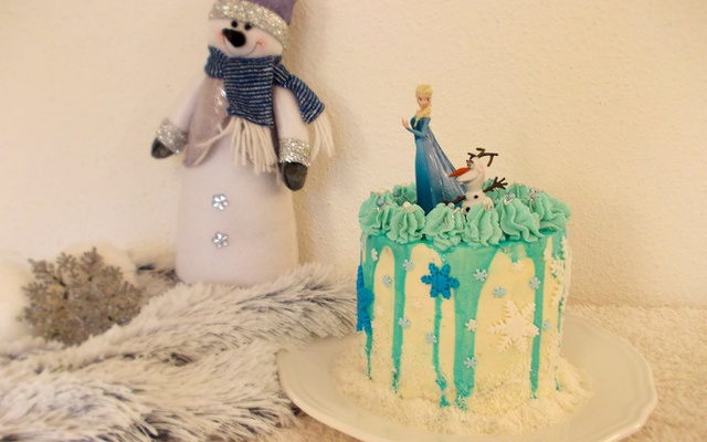 Layer cake Reine des Neiges noix de coco