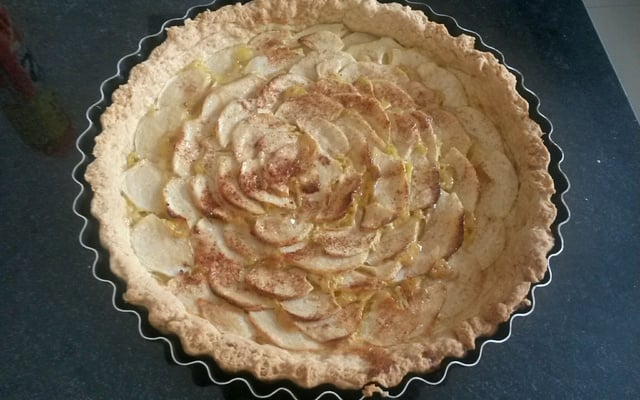 Tarte sablée aux pommes et crème pâtissière